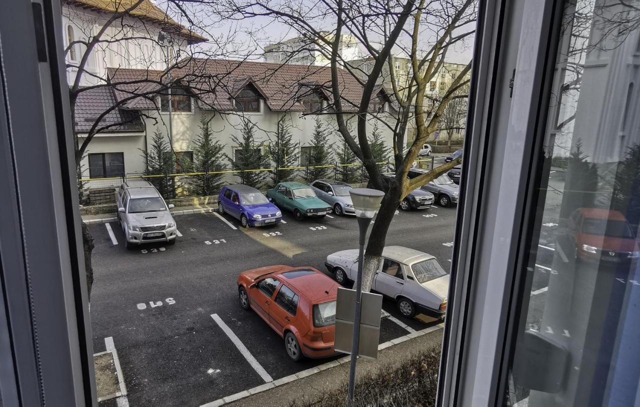White Glamour Buzău Eksteriør bilde