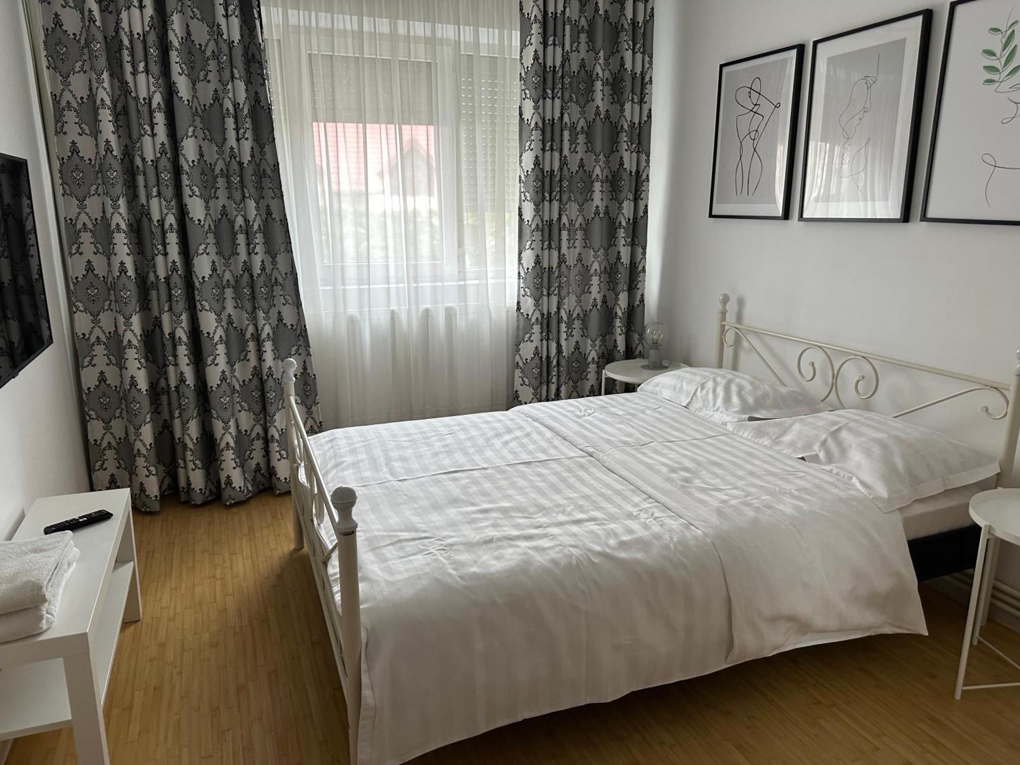White Glamour Buzău Eksteriør bilde